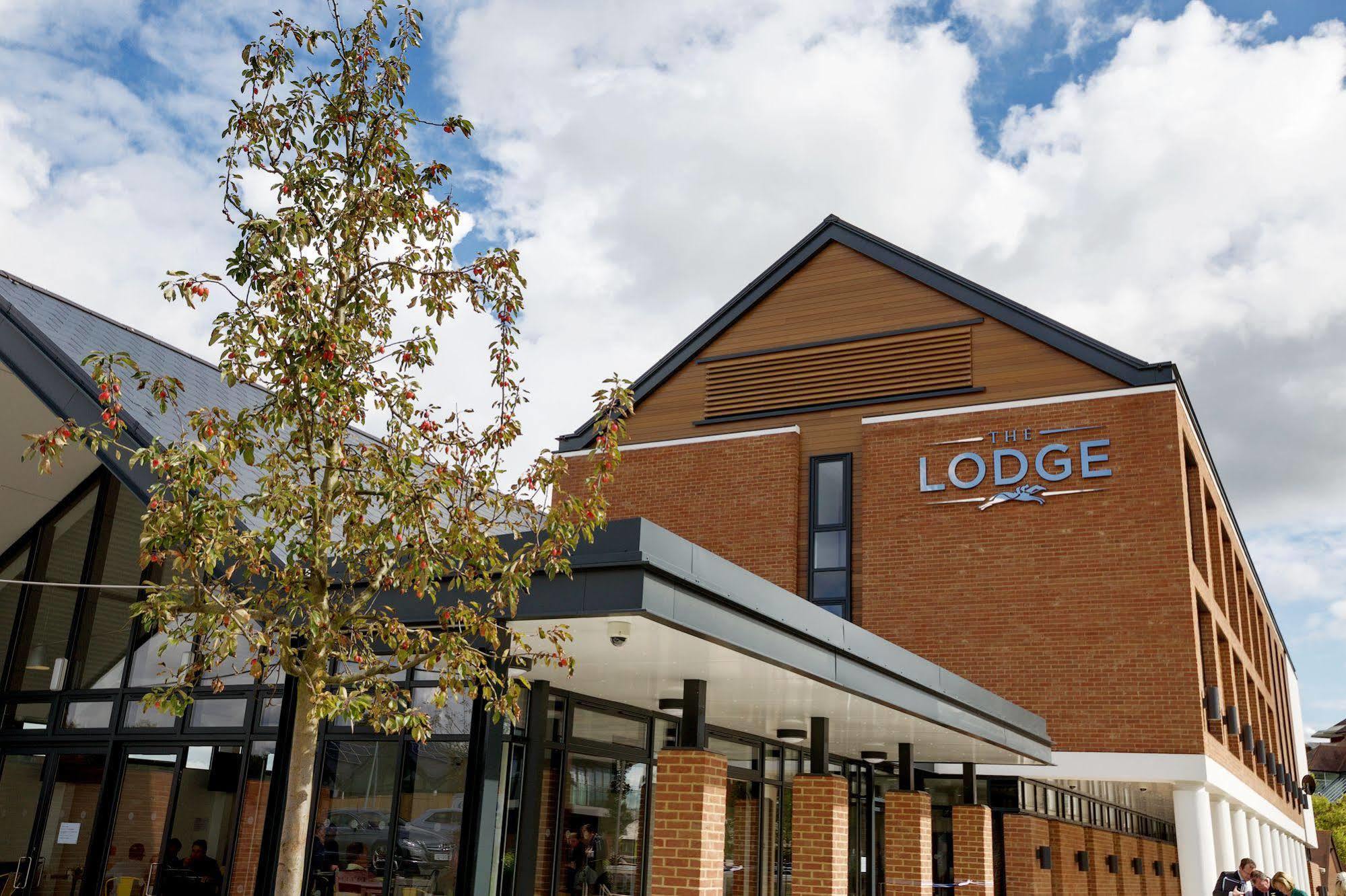 The Lodge Newbury  Exterior foto