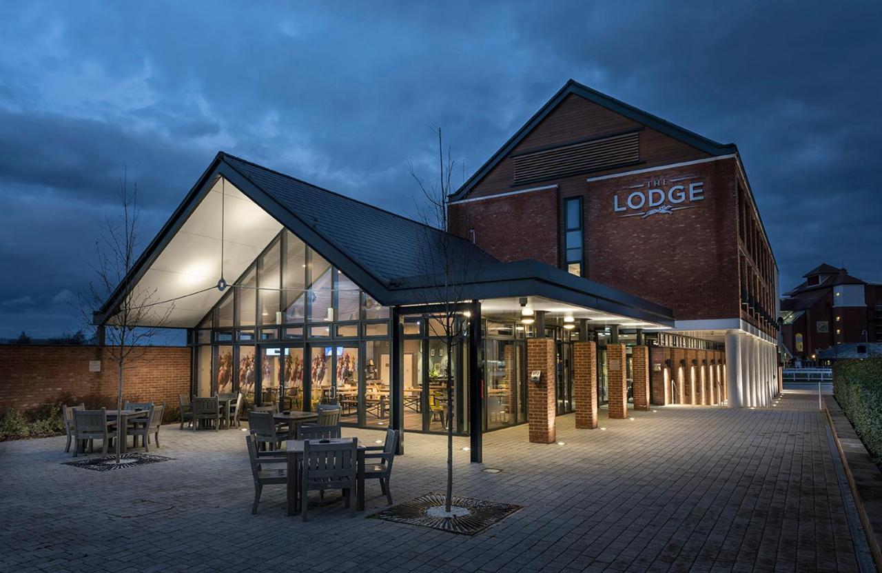 The Lodge Newbury  Exterior foto